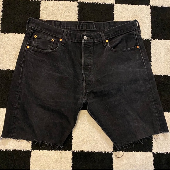 Men’s Levi’s 501 Black Shorts 38”w - Picture 1 of 6